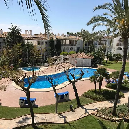 Апартаменти Beach Front Holiday Естепона